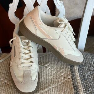 SALE!! Reebok comfort footbed rubber sole Galaxy7; size 8